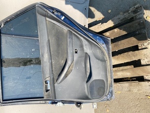 Обшивка двери для Toyota Avensis