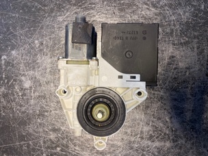 Мотор стеклоподъемника для Audi A3