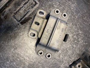 Подушка двигателя для Audi A3