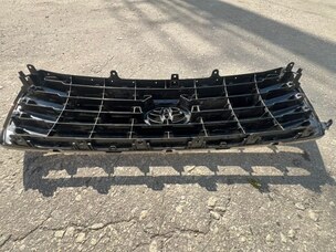 Решетка радиатора для Toyota Land Cruiser