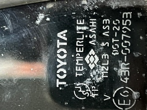 Форточка двери для Toyota Corolla Fielder