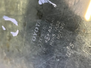 Стекло для Toyota Harrier