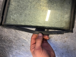 Форточка двери для Nissan Primera