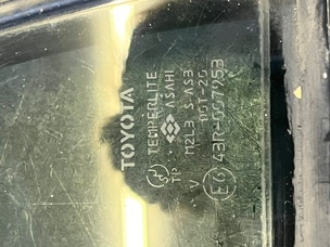 Форточка двери для Toyota Corolla Fielder