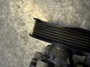 Насос гур для Toyota Avensis