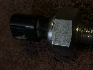 Датчик давления топлива для Toyota Avensis